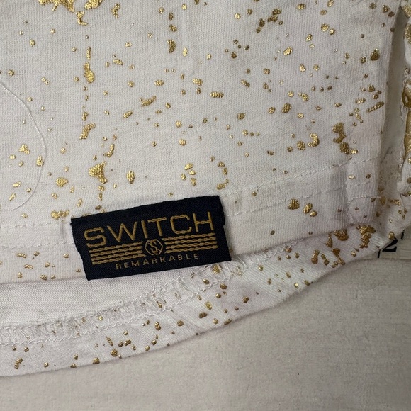 Switch Chicago Bulls White and Gold Bull Graphic T-Shirt Size medium - Picture 3 of 5